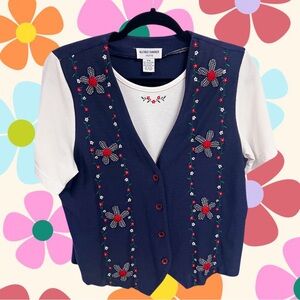 Vintage Alfred Dunner blue and white daisy vest with shirt